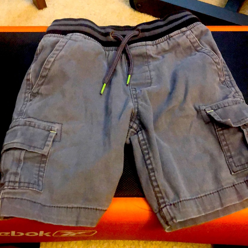 Gray boys cargo shorts size 8